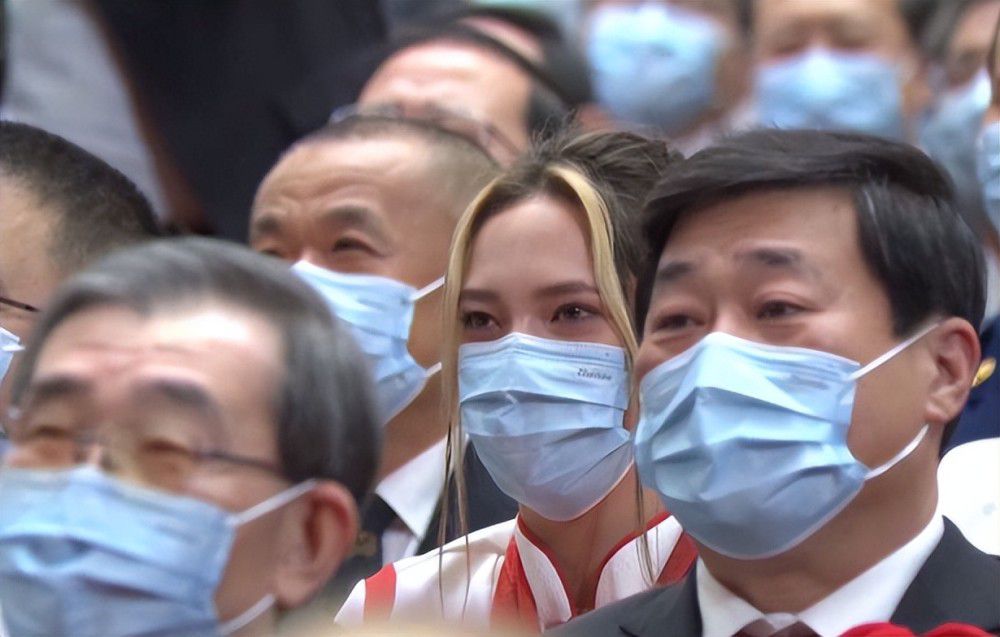 焦点在伊萨克和母亲的关系，伯格曼使用了玛丽安的脸去反映博格夫人的冷淡，对于玛丽安来说，那是伊萨克和他母亲的一场戏，她一直是局外的旁观者，她感到在某些方面博格夫人甚至比死亡本身更令人恐惧(玛丽安在第二次对话中告诉伊萨克)。